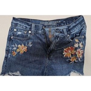 American Eagle Floral Embroidered Cut Off Style Denim Blue Jean Shorts Size 4